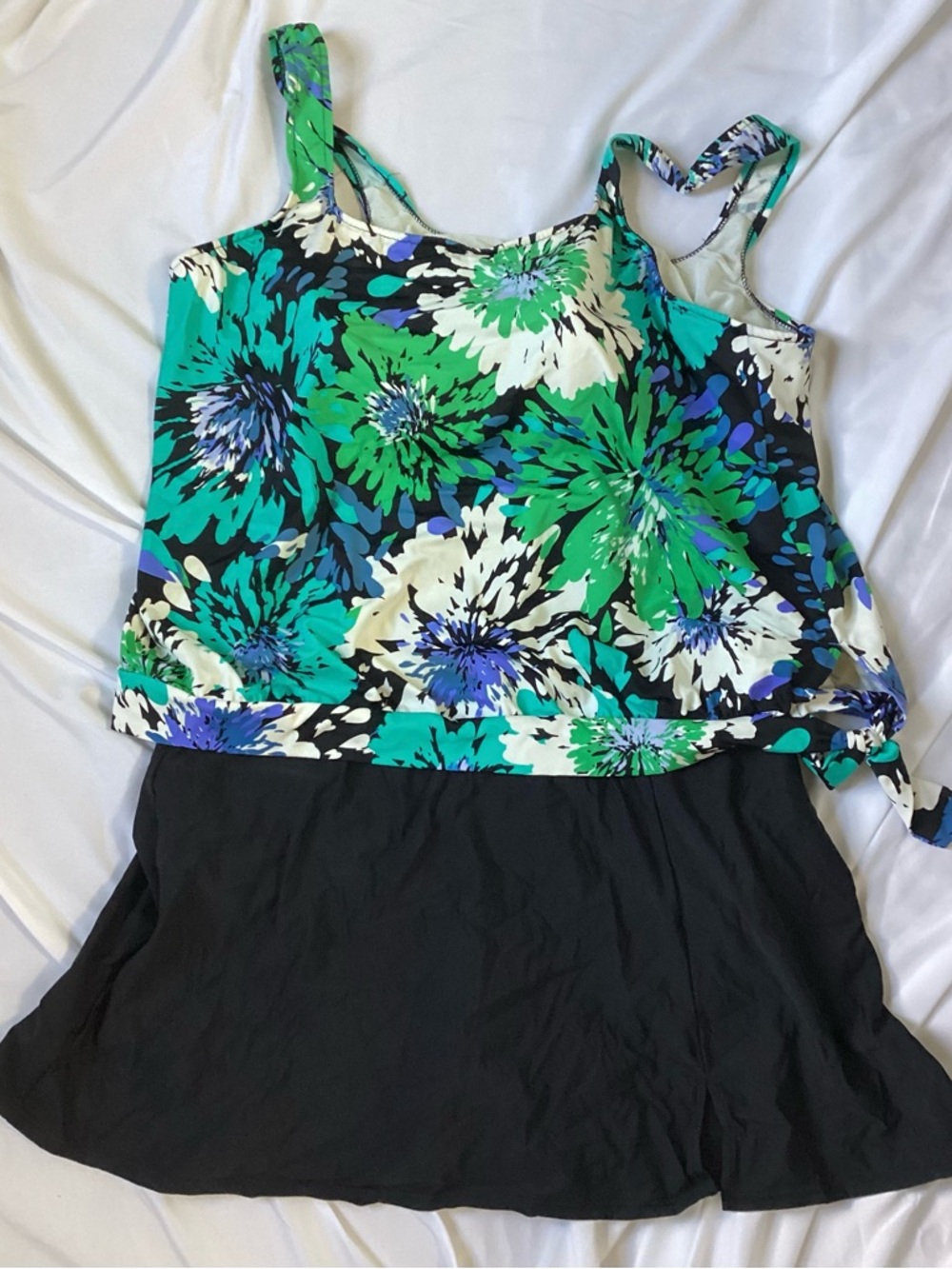 MagicSuit Women’s Two Piece Ladies Swim Suit Size 22W